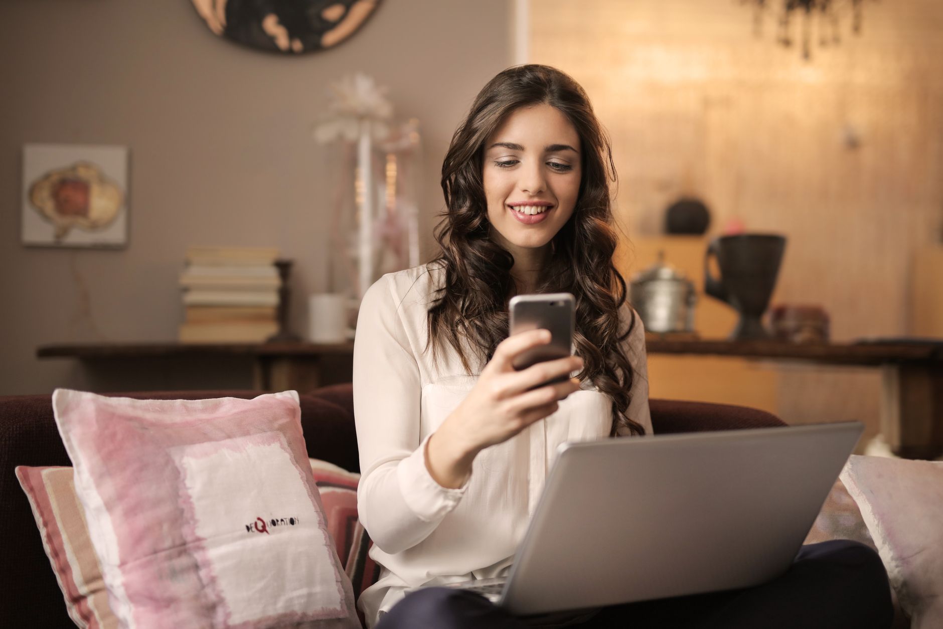 LinkedIn ou Lusha : quel outil de prospection choisir en 2023 ?