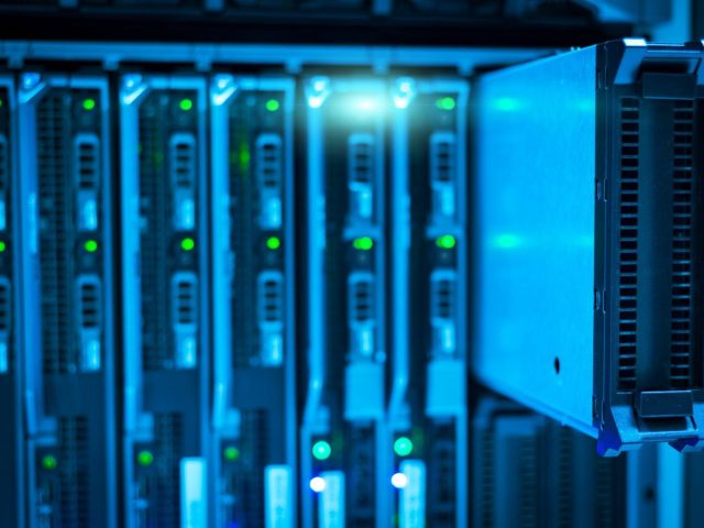 VPS avec API pour développeurs : ce qu’un hébergeur doit proposer