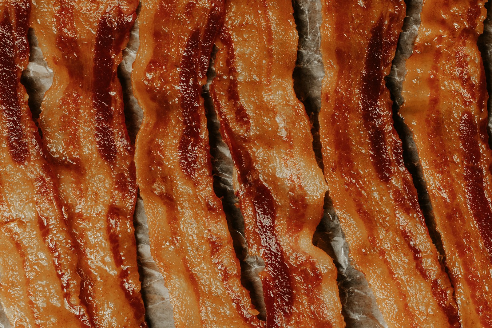 Lidl face à une contamination alarmante : le bacon fumé Saint Alby sous le feu des salmonelles