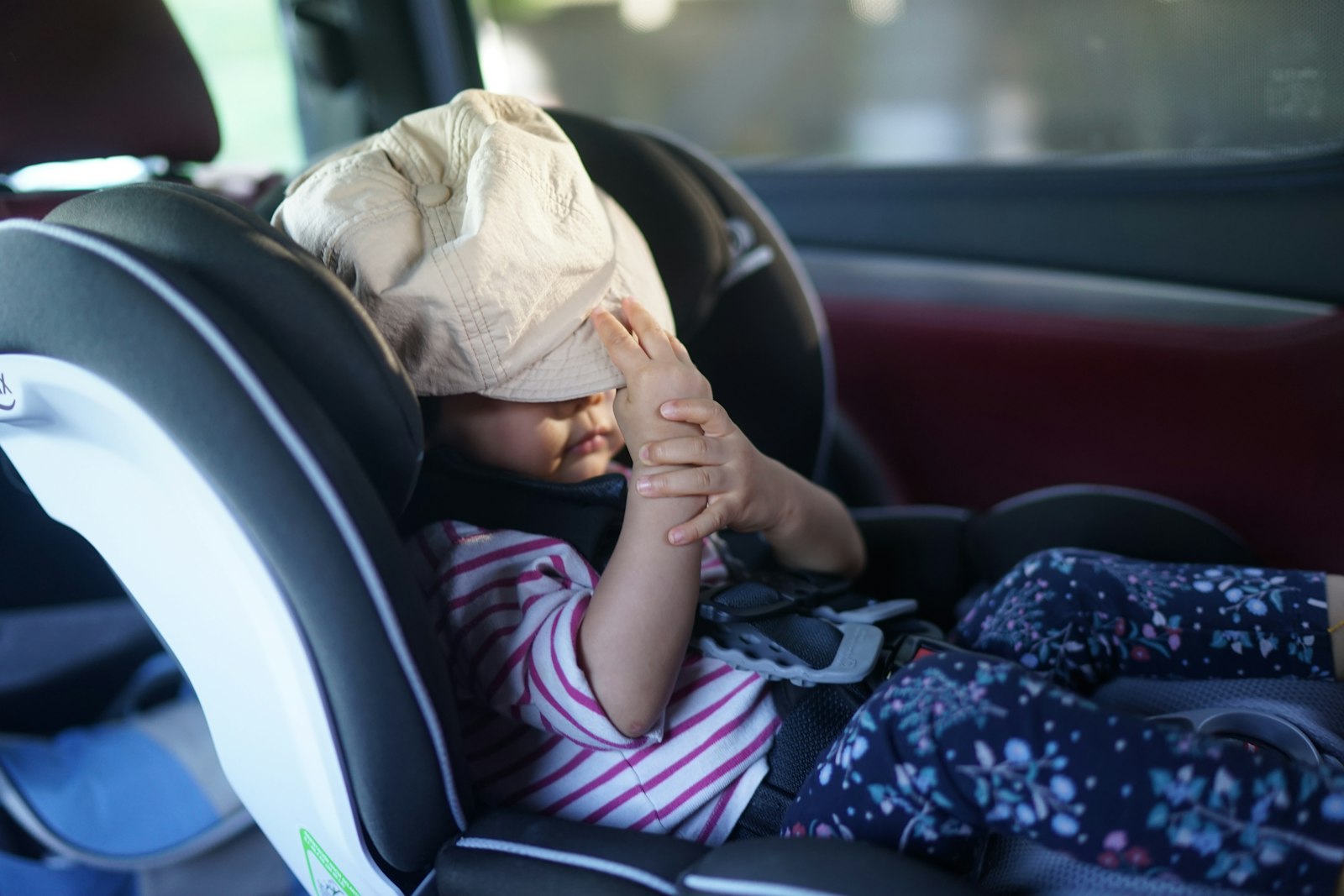 Des sièges auto Britax et Axkid mettent la vie des enfants en danger !