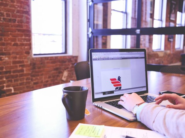 Création de site internet à Paris : combien ça coûte et comment bien c