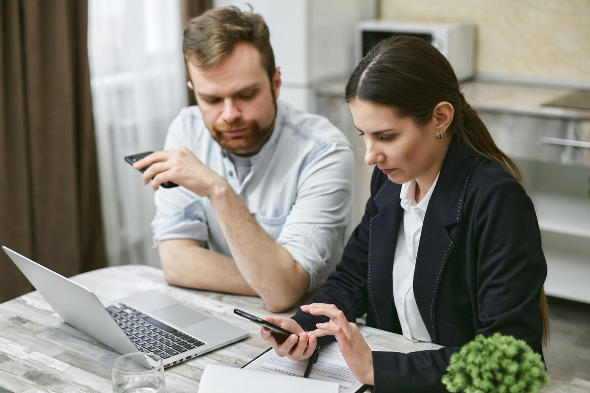 Smartphone professionnel comparatif : la méthode pour trancher en entr