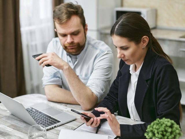 Smartphone professionnel comparatif : la méthode pour trancher en entr